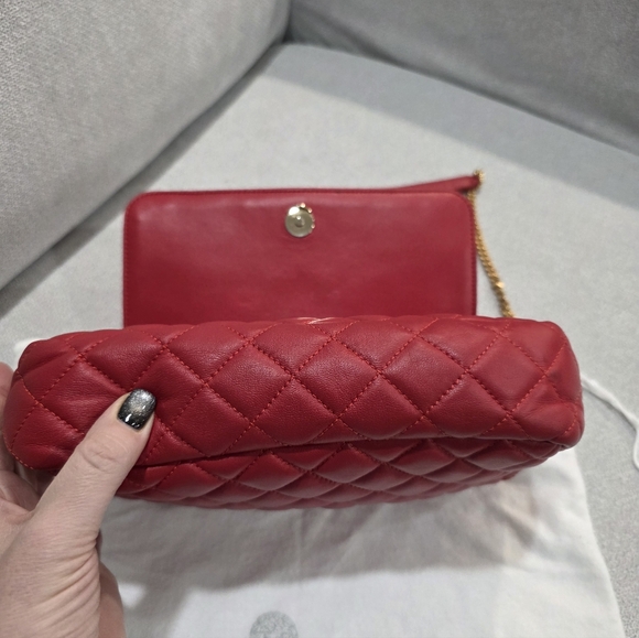 Versace Red Quilted Nappa Leather Medusa Shoulder Bag – Gold Hardware - Picture 7 of 17